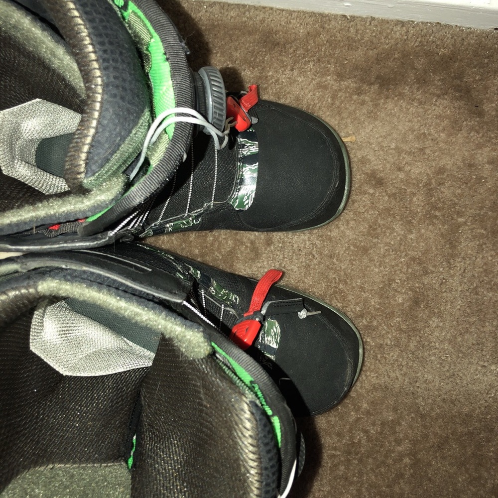 Men’s snowboard boots